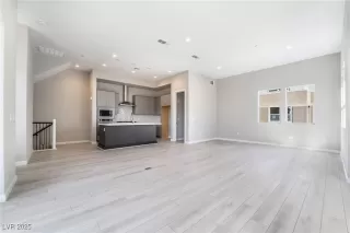 Photo #6: 2660825 Listing