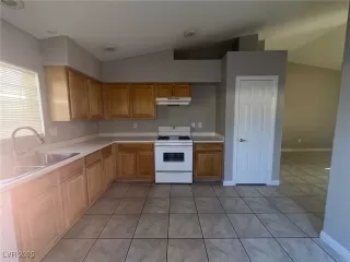 Photo #4: 2660827 Listing 