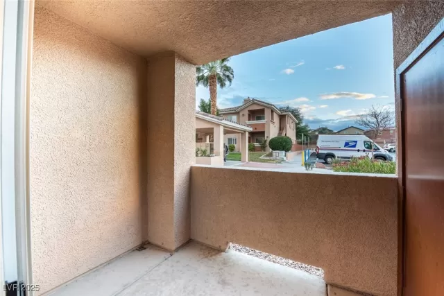 MLS: 2660831 Condo For Sale