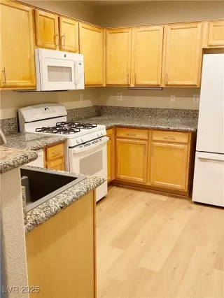 Photo #4: 2660844 Listing 