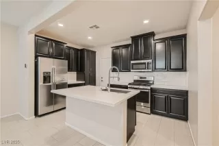 Photo #3: 2660845 Listing 