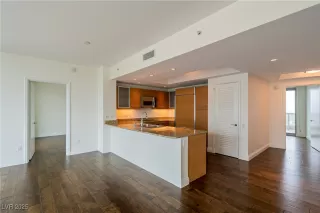 Photo #2: 2660891 Listing 