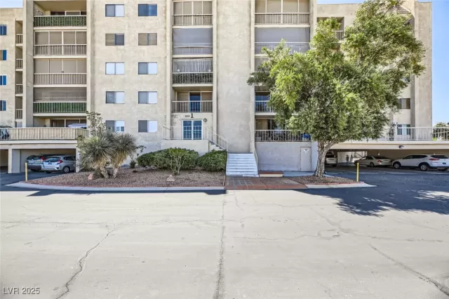 MLS: 2660897 Condo For Sale