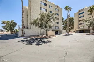 Photo #1: 2660897 Listing 