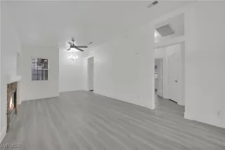 Photo #3: 2660900 Listing