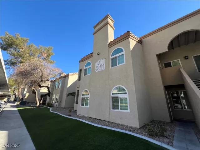 MLS: 2660924 Condo For Sale
