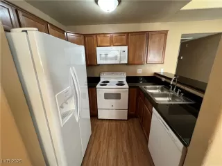 Photo #4: 2660924 Listing