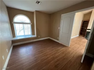 Photo #5: 2660924 Listing