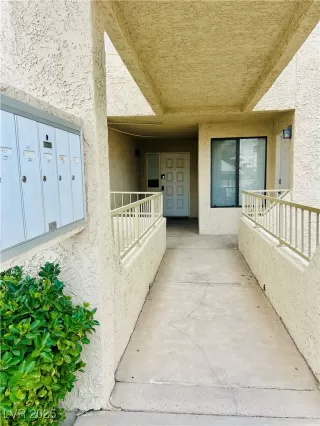 Photo #1: 2660943 Listing 