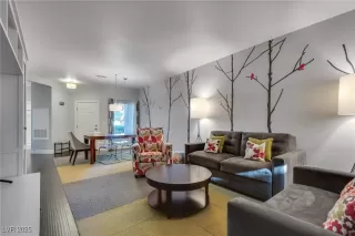 Photo #4: 2660957 Listing 