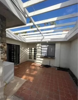 Photo #2: 2660963 Listing