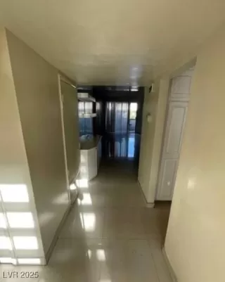 Photo #3: 2660963 Listing