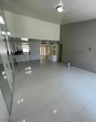 Photo #4: 2660963 Listing