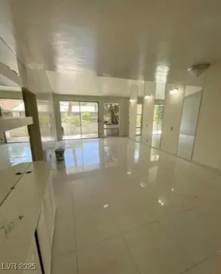 Photo #6: 2660963 Listing