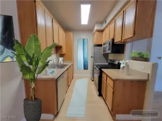 Photo #5: 2660973 Listing 