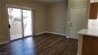 Photo #3: 2660975 Listing 