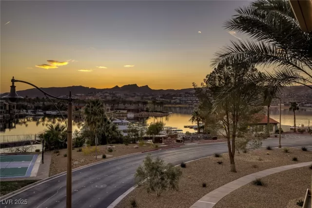 MLS: 2660993 Condo For Sale