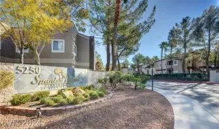 Photo #1: 2660995 Listing