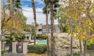 Photo #3: 2660995 Listing