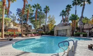 Photo #4: 2660995 Listing