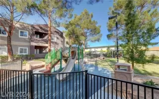 Photo #6: 2660995 Listing