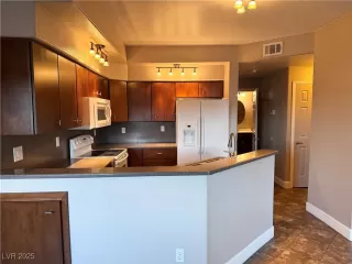 Photo #6: 2660998 Listing 