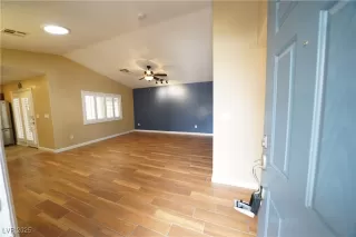 Photo #3: 2661001 Listing 