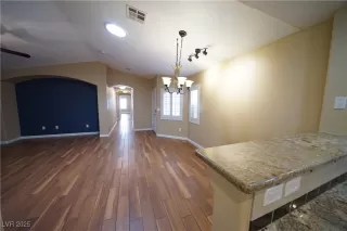 Photo #5: 2661001 Listing 