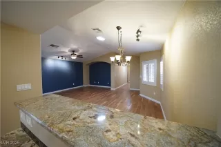 Photo #6: 2661001 Listing 