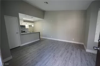 Photo #1: 2661013 Listing 