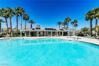 Photo #1: 2661033 Listing 