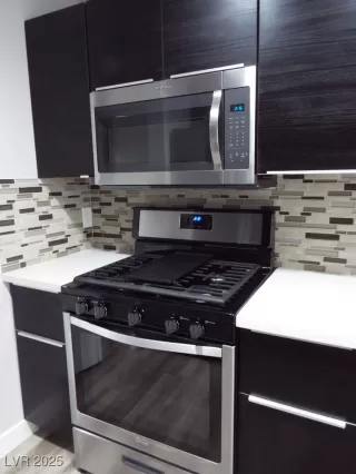 Photo #2: 2661038 Listing 