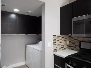 Photo #5: 2661038 Listing 