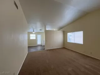 Photo #3: 2661064 Listing