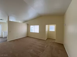 Photo #4: 2661064 Listing