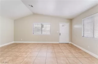 Photo #2: 2661080 Listing