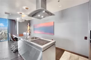 Photo #2: 2661107 Listing 