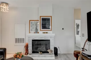 Photo #4: 2661125 Listing 