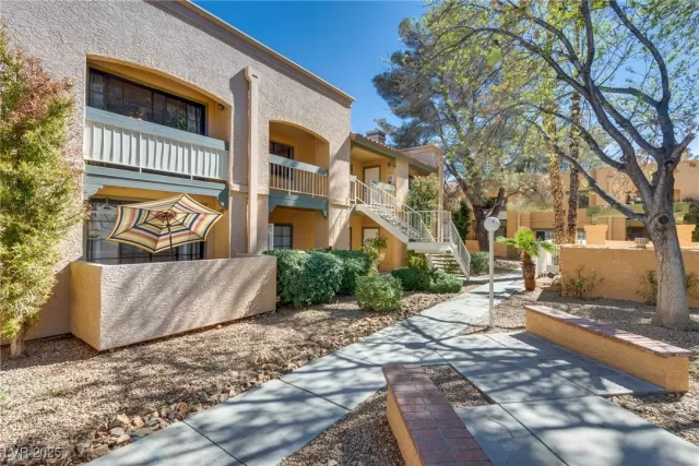 MLS: 2661133 Condo For Sale
