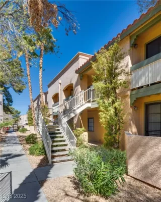 Photo #2: 2661133 Listing 