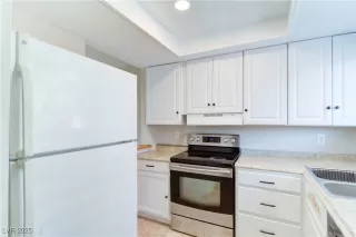 Photo #3: 2661154 Listing 