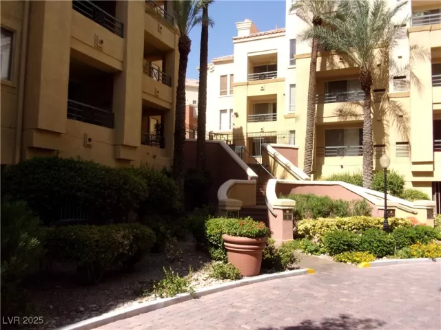 MLS: 2661157 Condo For Sale