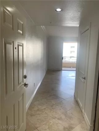 Photo #4: 2661157 Listing 