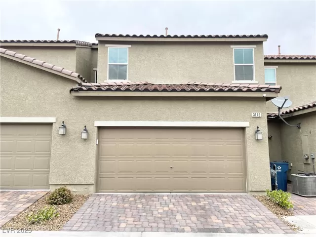 MLS: 2661182 Condo For Sale