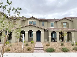 Photo #2: 2661182 Listing 
