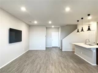Photo #3: 2661182 Listing 