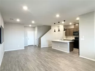 Photo #4: 2661182 Listing 