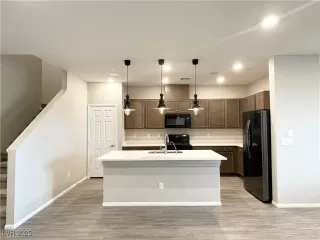 Photo #5: 2661182 Listing 