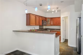 Photo #5: 2661190 Listing