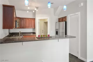 Photo #6: 2661190 Listing